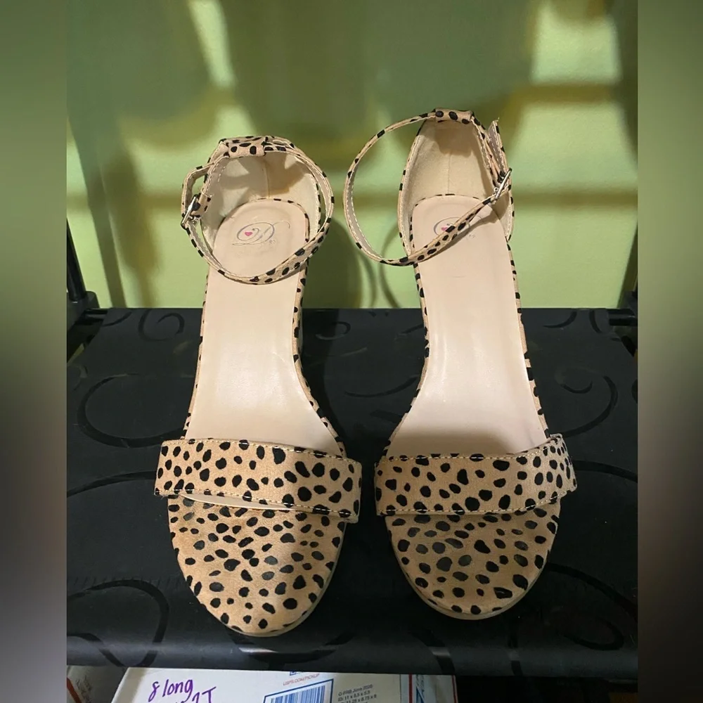 Leopard print heels - Picture 2 of 6